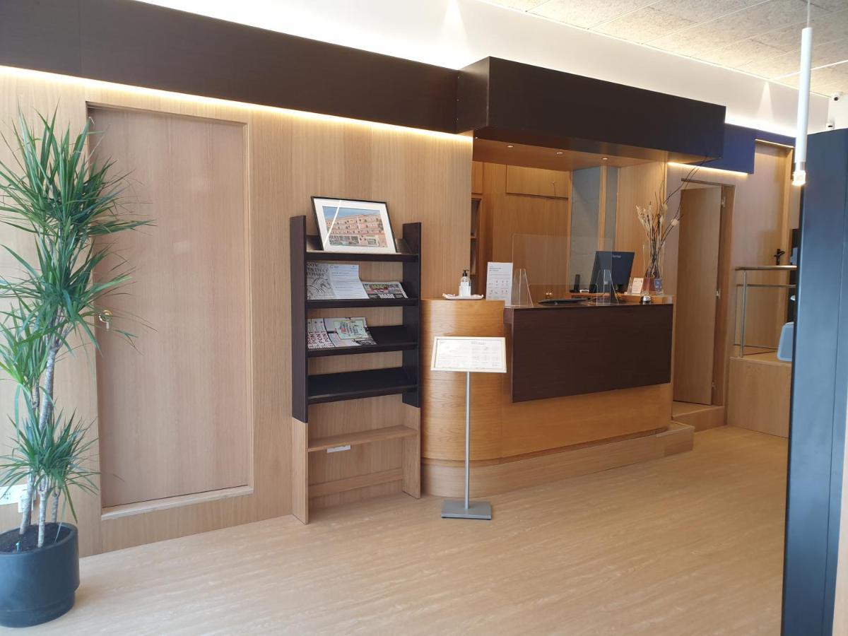 埃斯普卢加斯酒店 埃斯普卢加·德·隆布雷格 外观 照片
