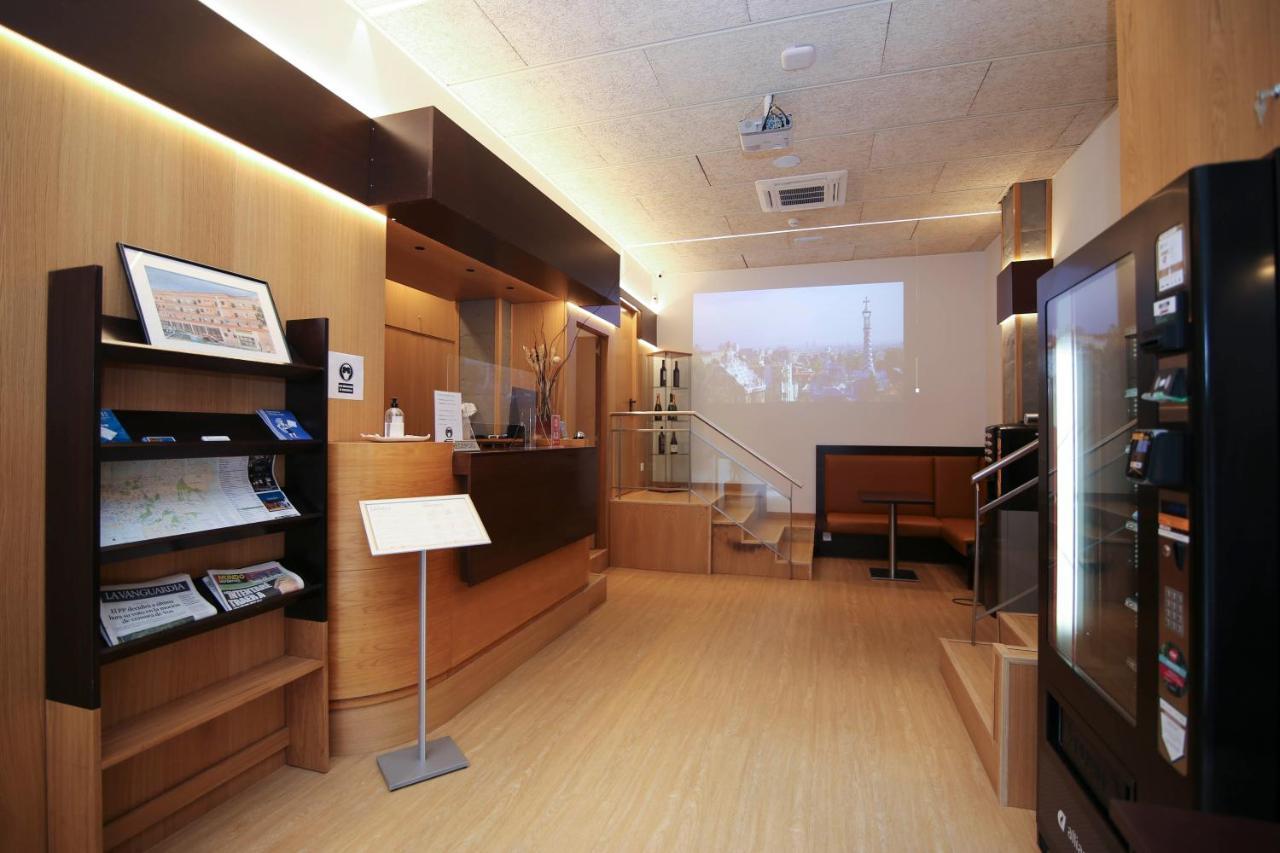 埃斯普卢加斯酒店 埃斯普卢加·德·隆布雷格 外观 照片